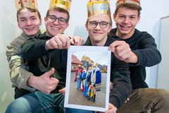 Sternsinger aus dem Bistum beim Bundeskanzler : Seit vielen Jahren engagieren sich (von links) Jonathan, Tim, Jannik und Justus als Sternsinger in Hagen a.T.W. und sammeln dabei Spenden für Kinder in Not. Sie freuen sich, Anfang Januar Bundeskanzler Olaf Scholz in Berlin einen Segenswunsch überbringen zu dürfen.