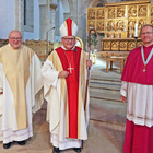Der bisherige Generalvikar Theo Paul (links) wurde am Sonntag von Bischof Franz-Josef Bode verabschiedet. Nachfolger ist Ulrich Beckwermert (rechts).