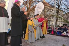 Von Langeoog bis nach Altötting - Sternsinger holen den Staffelstern ab